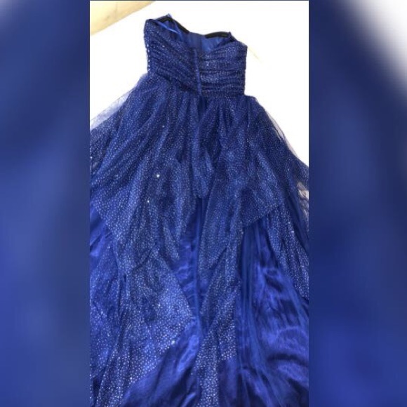 🌸ROBERTA PROM DRESS🌸 - Picture 3 of 5